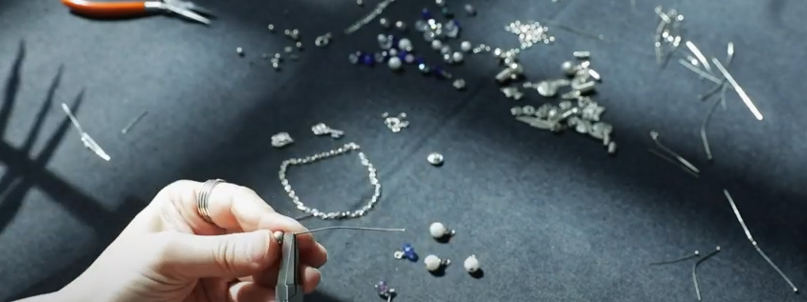 Tutorials - Jewellery Making: Make your own Bracelet